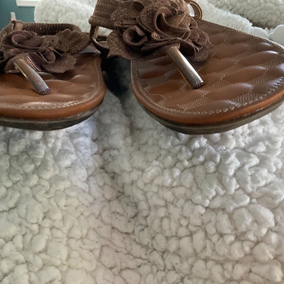 Patrizia Spring Step sandals.Size 71/2.Tan - Picture 7 of 14